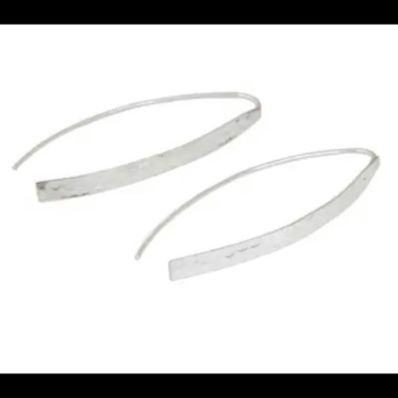 Hammered silver drop earrings - Picture 2 of 4